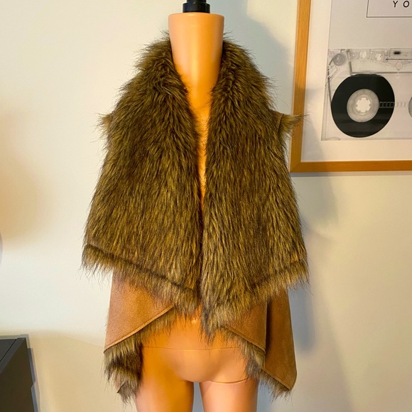 Decjuba Faux Fur Vest Size Ml 